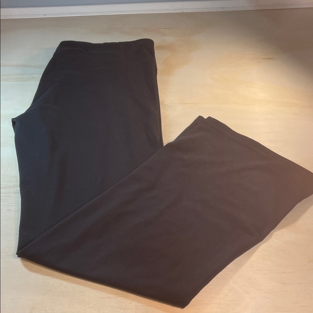 Under Armour Black HeatGear Straight leg  Pants/ Leggings. Sz XL